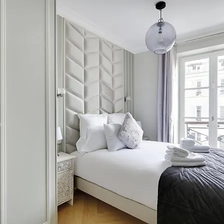 Apartment Pick A Flat's In Montmartre - Rue Lepic Paris