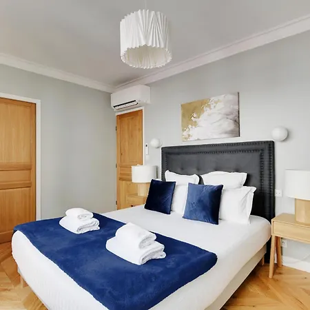 Pick A Flat's In Montmartre - Rue Lepic Apartment