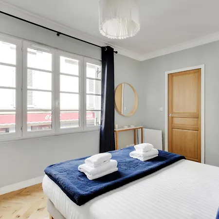 Apartment Pick A Flat's In Montmartre - Rue Lepic *