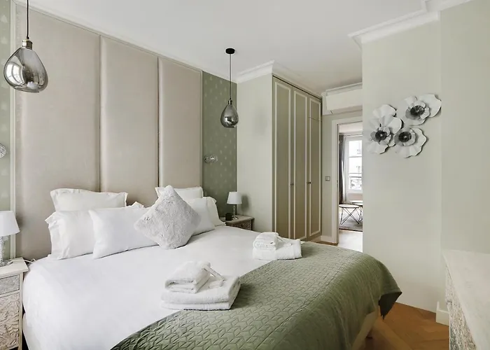 Pick A Flat's In Montmartre - Rue Lepic باريس