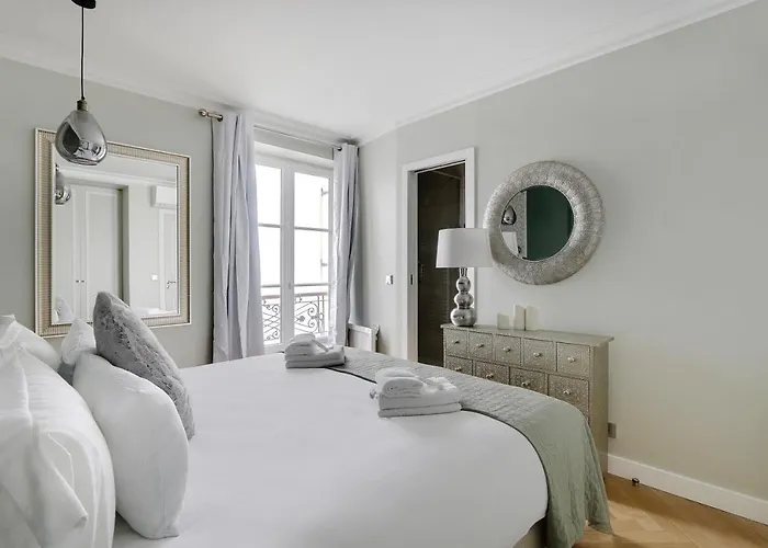 Pick A Flat's In Montmartre - Rue Lepic شقة باريس