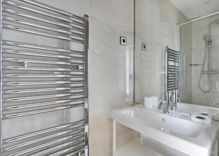 Pick A Flat's In Montmartre - Rue Lepic شقة باريس