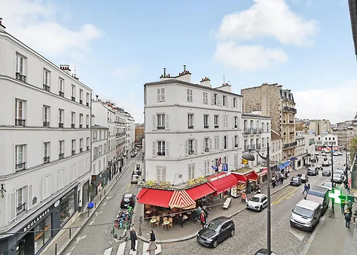 Pick A Flat's In Montmartre - Rue Lepic